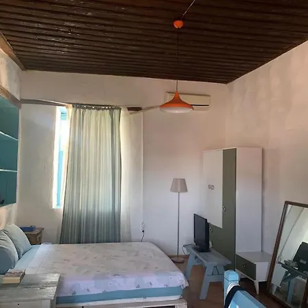 Begonviller Icinde Sirin Bir Ev Ferienhaus